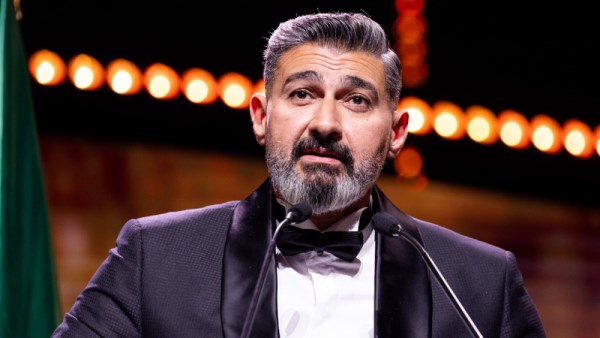 فيديو ياسر جلال في مهرجان وهران