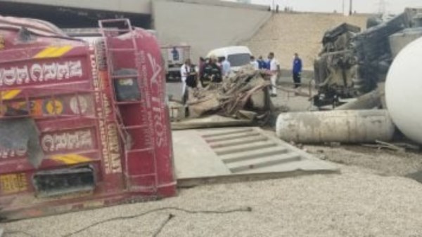 حادث تصادم سيارتين فى الصف
