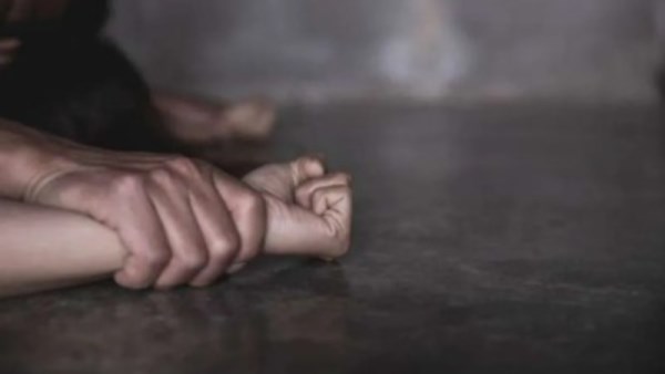 واقعة اعتداء أخ على شقيته 