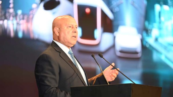 وزير الصناعة والنقل 
