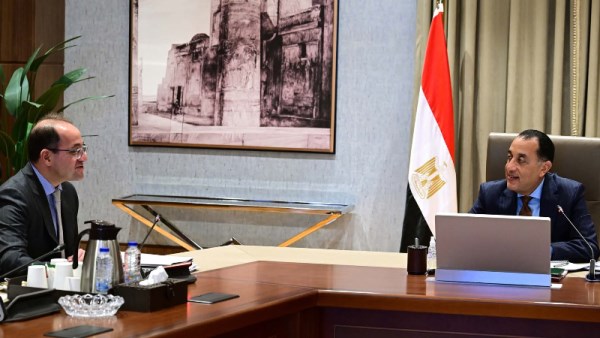 اجتماع رئيس الوزراء مع وزير المالية