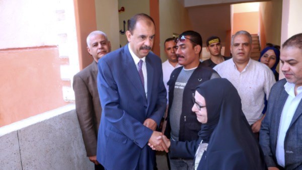 محافظ سوهاج يتابع العملية الانتخابية