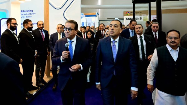 الدكتور مصطفى مدبولي والدكتور خالد عبدالغفار