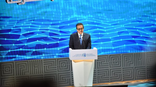 الدكتور خالد عبد الغفار 