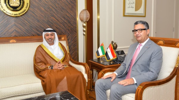 وزير التموين والسفير الإماراتي