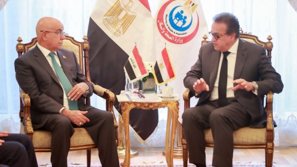 وزير الصحة ونظيره العراقي