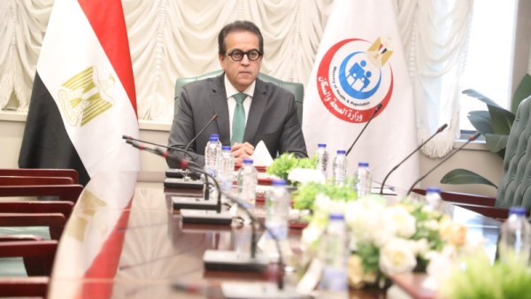 الدكتور خالد عبدالغفار نائب رئيس مجلس الوزراء ووزير الصحة 
