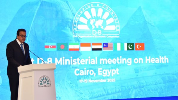 الدكتور خالد عبدالغفار نائب رئيس مجلس الوزراء ووزير الصحة 