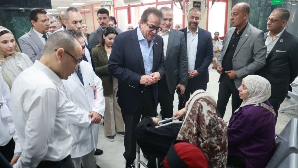 وزير الصحة بالمعهد القومي للجهاز الحركي والعصبي والطب الرياضي