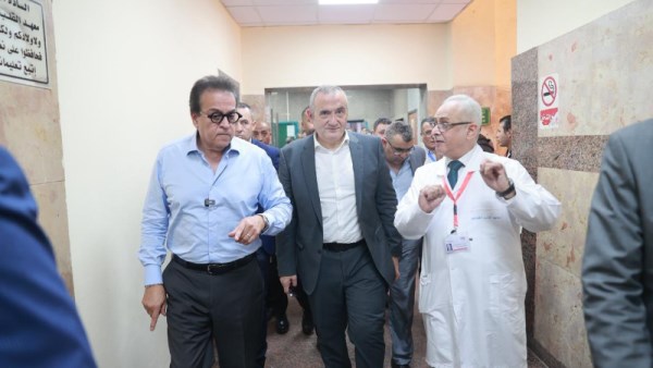 الدكتور خالد عبدالغفار نائب رئيس مجلس الوزراء ووزير الصحة 