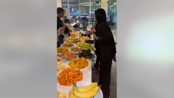 شركة تعزم موظفيها