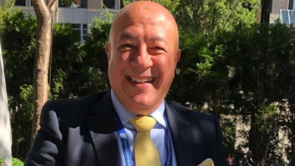 يحيى أبو الفتوح نائب الرئيس التنفيذي للبنك الأهلي المصري