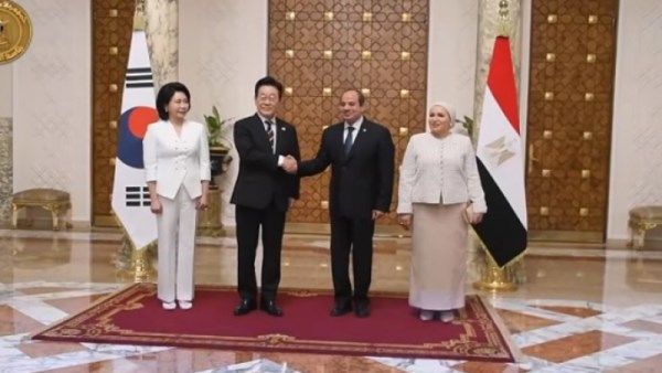 الرئيس السيسي ونظيره الكوري