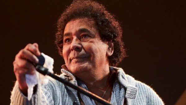 الفنان محمد منير 
