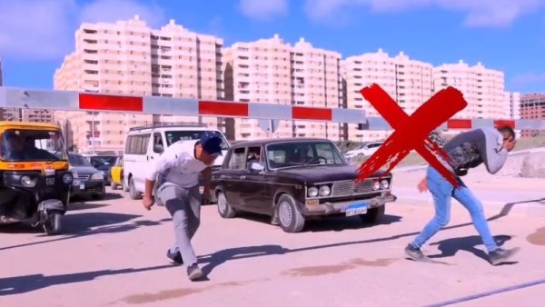 اقتحام المزلقانات