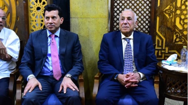 أشرف صبحي في عزاء محمد صبري 