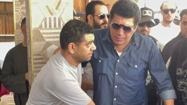 باسم سمرة من جنازة اسماعيل الليثي