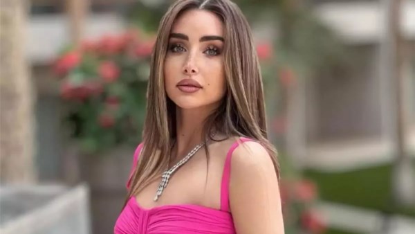 هنا الزاهد