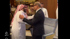 اللحاق بالأسطورة، تركي آل الشيخ يستقبل عمرو دياب بطريقة خاصة (فيديو)