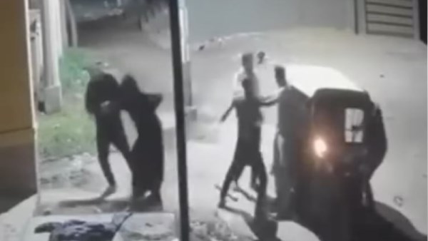فيديو سحل سيدة وشاب ببلطيم