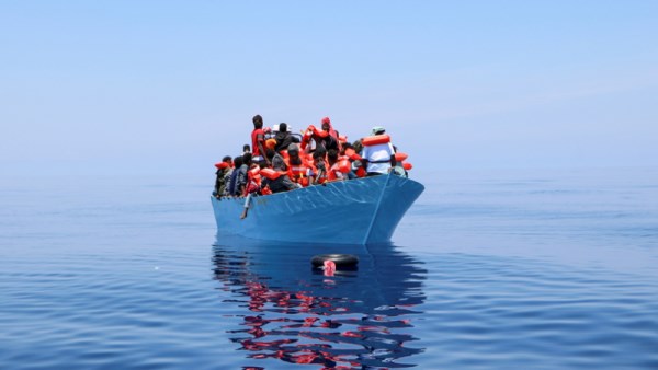إحدى مراكب الهجرة الغير الشرعية 