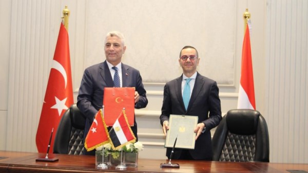  وزير الاستثمار