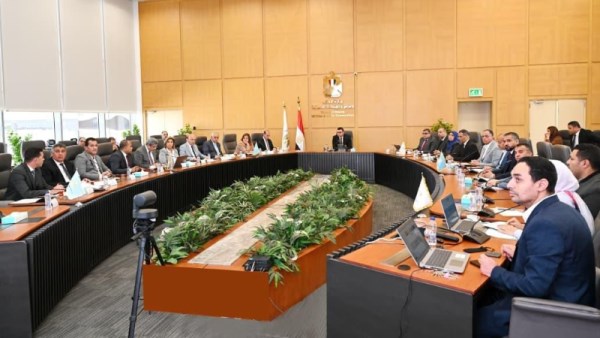 شريف والشربيني وزير الإسكان 