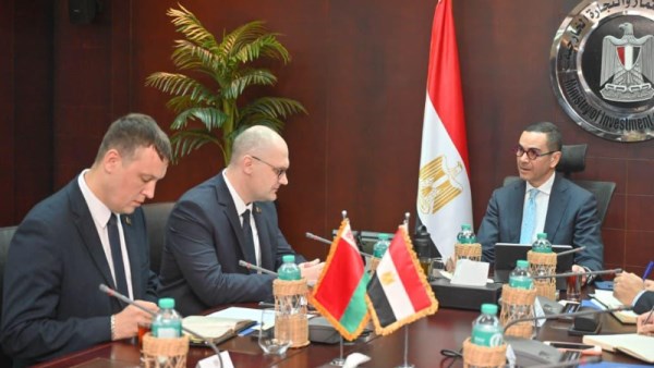 حسن الخطيب، وزير الاستثمار