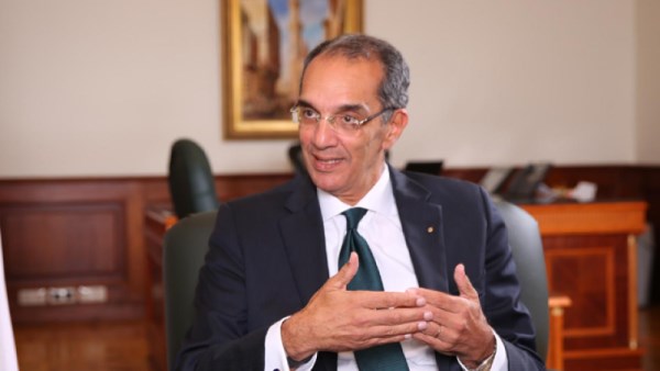 وزير الاتصالات