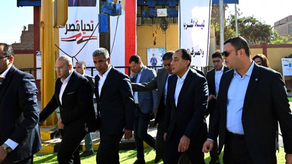 مدبولي يفتتح جولة حياة كريمة بالجيزة