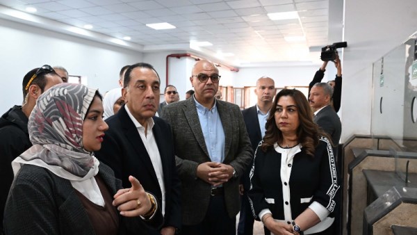 رئيس الوزراء يتفقد المركز التكنولوجي بطحانوب