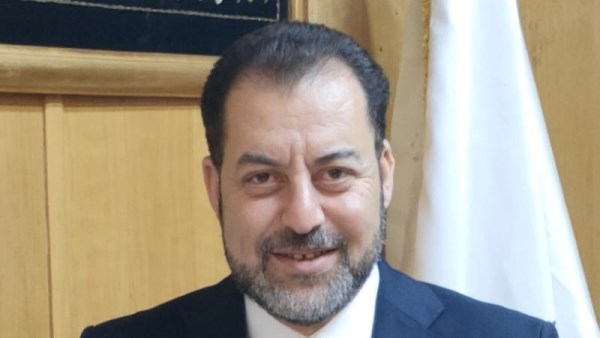 الدكتور أحمد عناني