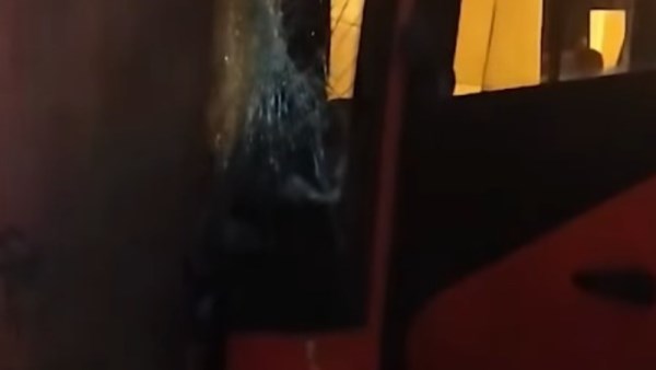 أتوبيس مدرسة نرمين إسماعيل يخترق غرفة نوم أسرة ببدر