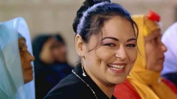 من هي الفنانة نيفين مندور