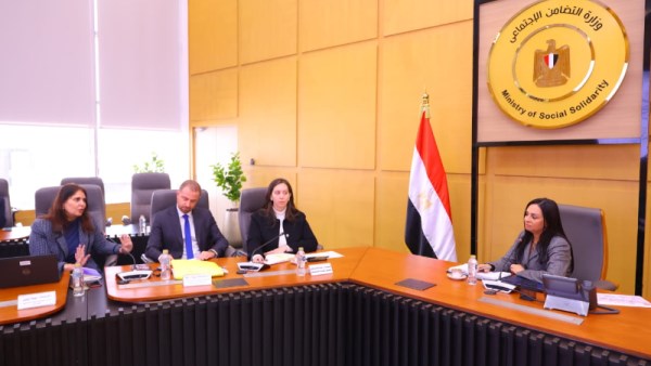 مايا مرسي اثناء الاجتماع