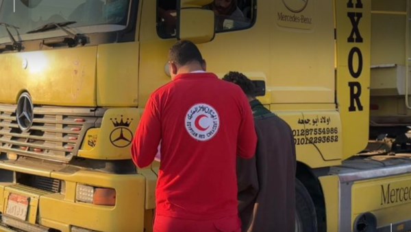 الهلال الأحمر يطلق القافلة رقم 101