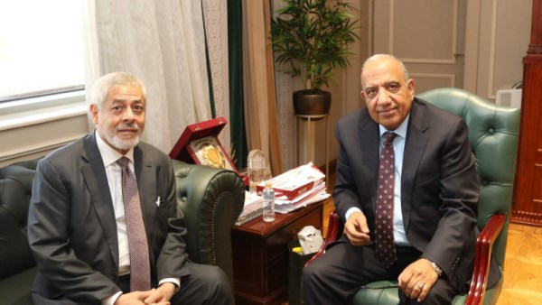 وزير الكهرباء يلتقي برئيس شركة AMEA POWER