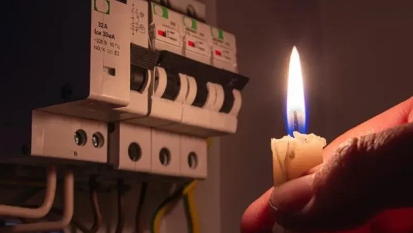 قطع التيار الكهربائي بـ 3 مناطق غدا السبت 