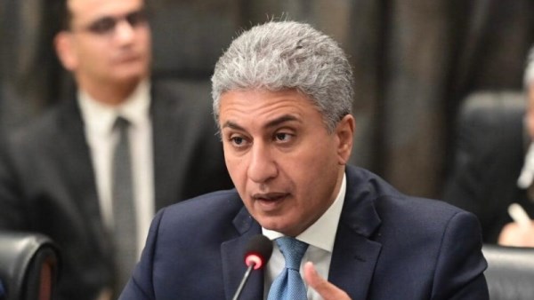 وزير السياحة 