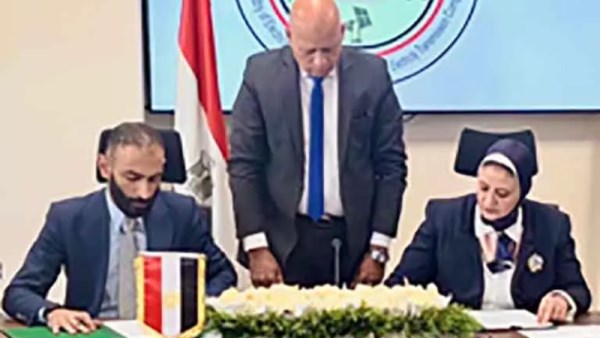 نقل الكهرباء توقع عقد جديد