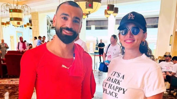 بنحبك يا مصري، زينة تعلن دعمها لمحمد صلاح وتلغي متابعة صفحة ليفربول