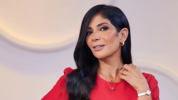 منى زكي تدعم محمد صلاح 