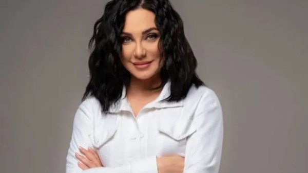 سلاف فواخرجي تنعى ضحايا تفجير مسجد الإمام علي بحمص وتدعو بالشفاء للمصابين