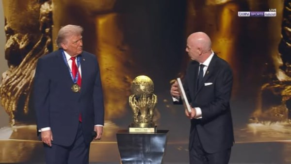 “ فيفا” يمنح جائزة السلام لـ ترامب
