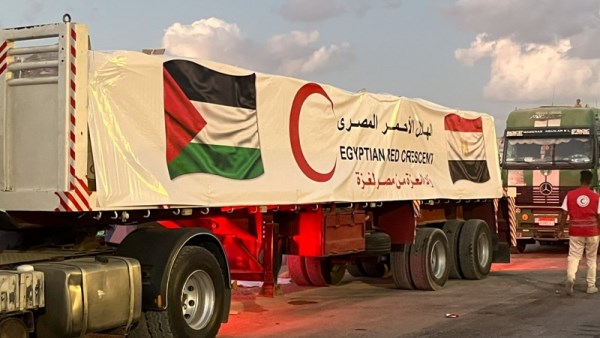 إحدى شاحنات الهلال الأحمر المصري 