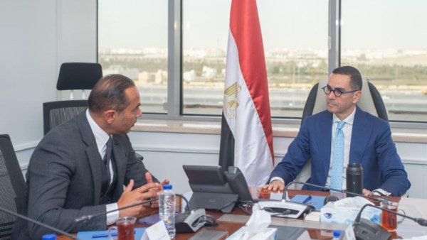 وزير الاستثمار مع أبو غالي 