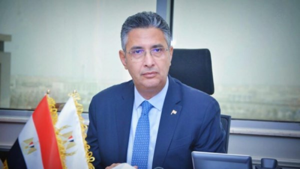 الدكتور شريف فاروق