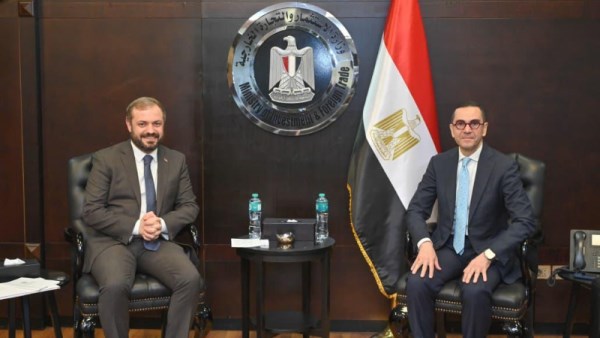 حسن الخطيب، ووزير بجمهورية أرمينيا