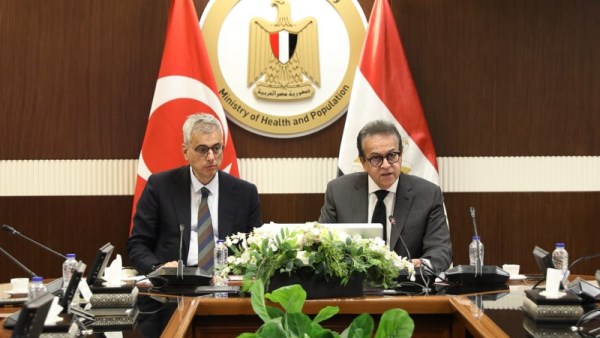 وزير الصحة مع نظيره التركي