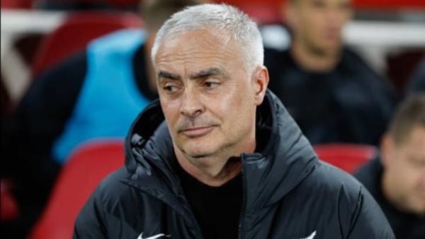  دارين بازلي المدير الفني لمنتخب نيوزيلندا